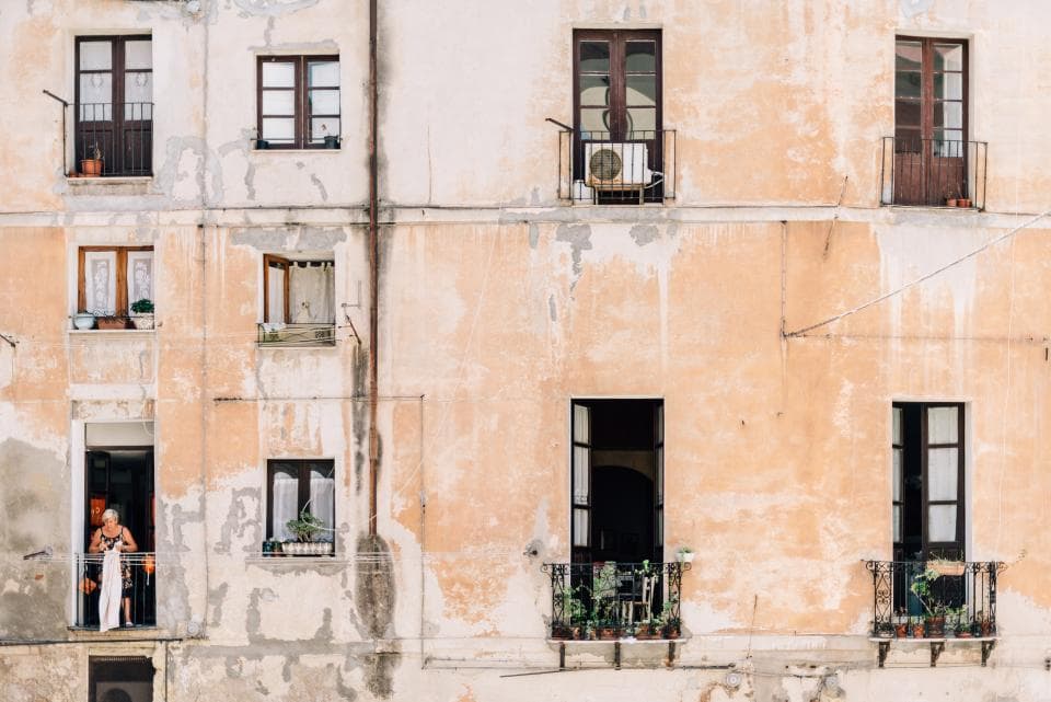 Consolidarea seismică, blocată de proprietari. Primăria merge în instanță (Foto ilustrativă: Roman Kraft / CC0 1.0, Openverse)