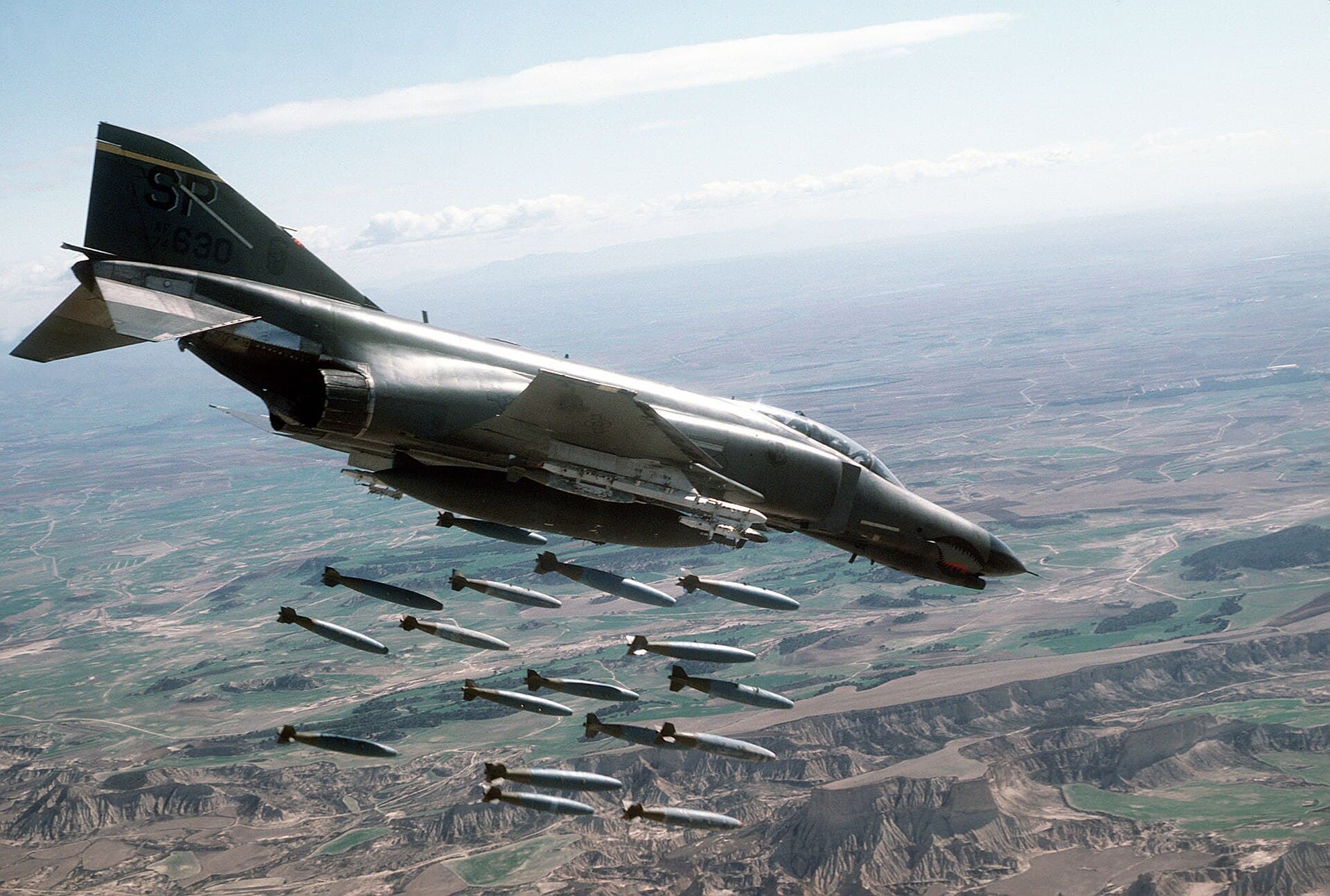 Iranul acuză SUA că au lovit situl Darkhovin (Foto de arhivă: U.S. Air Force photo by Staff Sgt. David Nolan (USAF photo 330-CFD-DF-ST-87-0763 / Public domain, Wikimedia Commons)