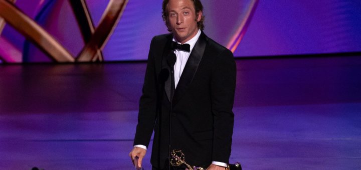 HOTNEWS.RO: Două cuvinte din discursul actorului Jeremy Allen White au fost tăiate de televiziunea ABC la gala premiilor Emmy - VIDEO - HotNews.ro