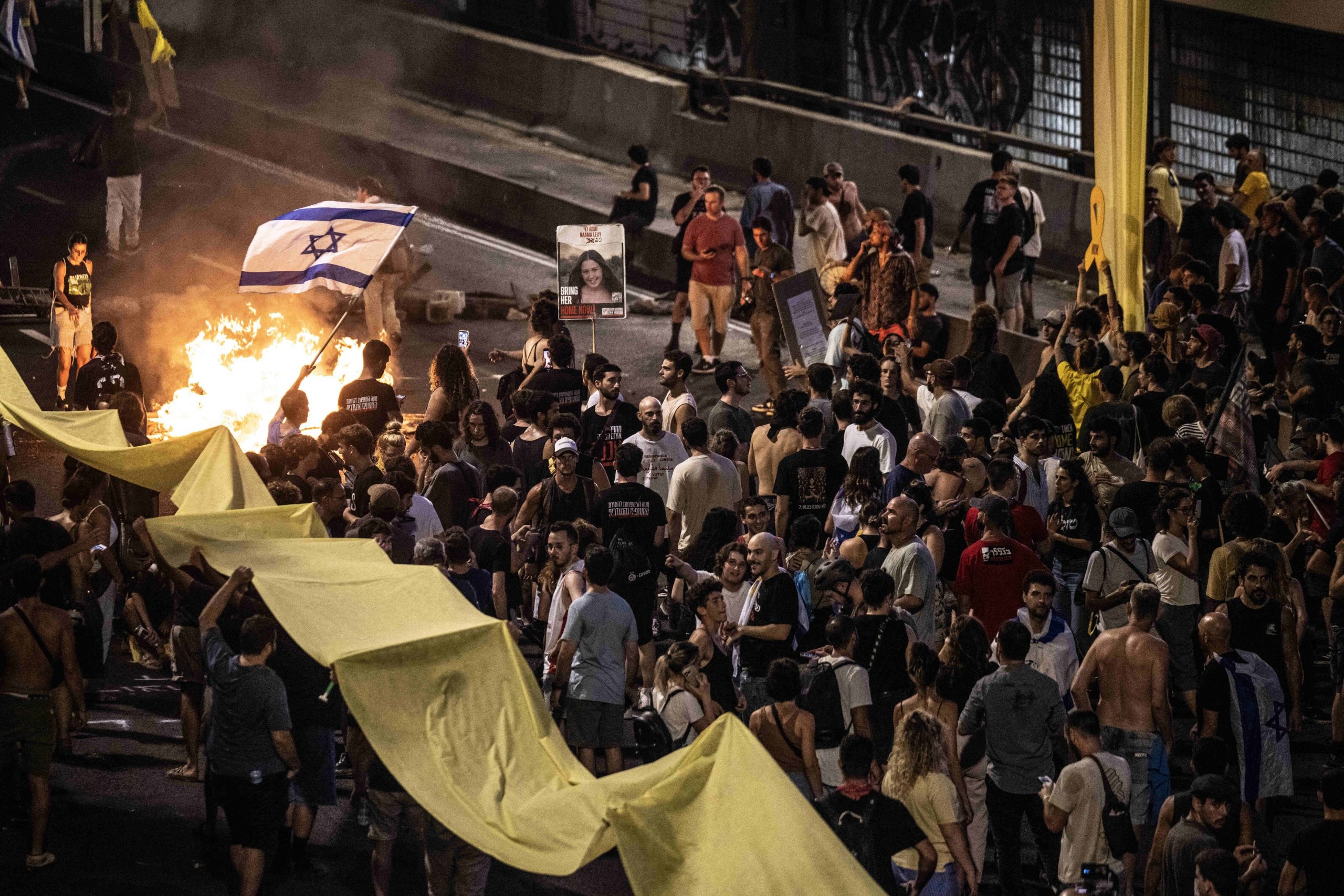 HOTNEWS.RO: VIDEO Proteste masive în Israel, după uciderea a șase ostatici în Gaza. Sute de mii de oameni cer un acord de încetare a focului - HotNews.ro