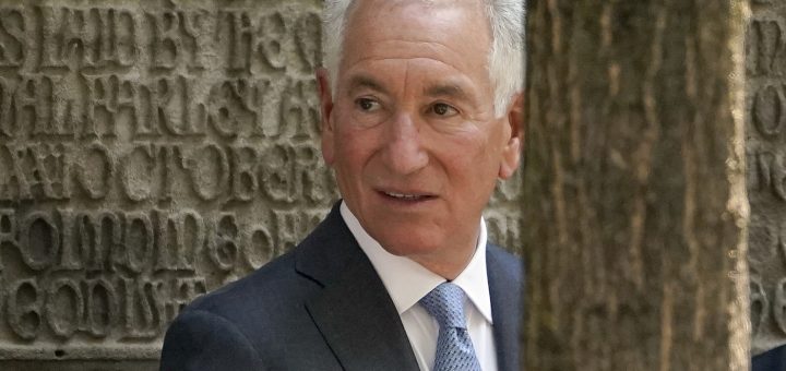 HOTNEWS.RO: Donald Trump și-a desemnat cuscrul ambasador în Franţa / Condamnat pentru evaziune, Charles Kushner fusese graţiat de Trump la încheierea primului mandat