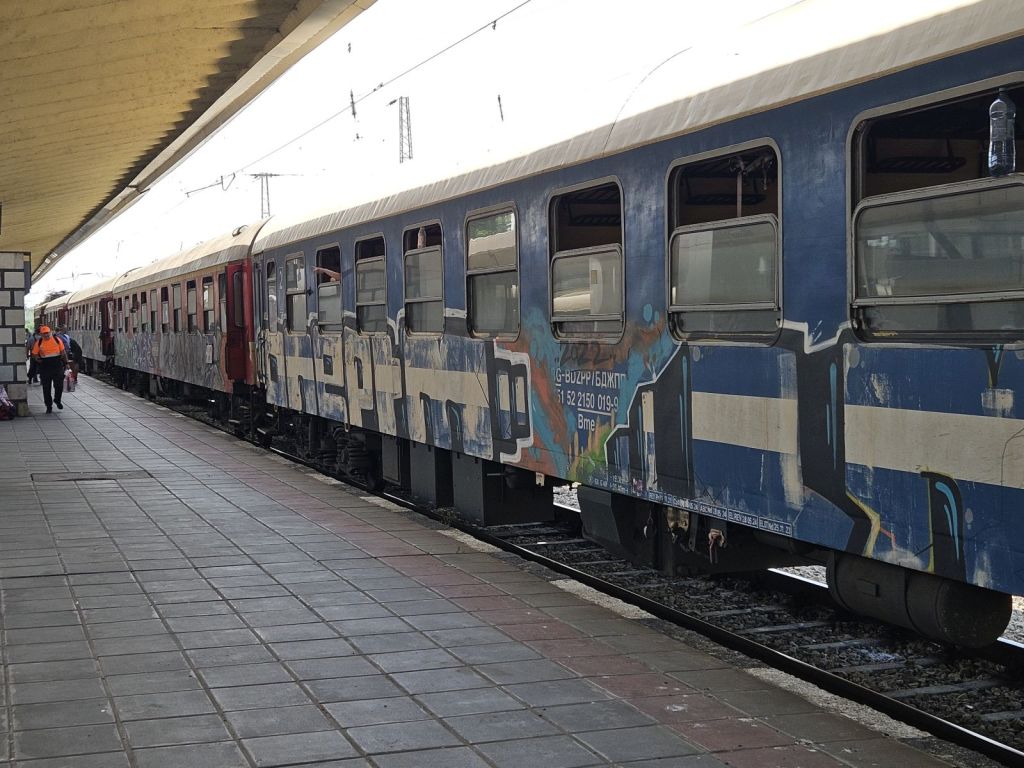 HOTNEWS.RO: București – Timișoara, peste 11 ore. Cum vor circula trenurile românești în 2025 / Pe ce rute cresc timpii de călătorie și unde se va merge mai rapid