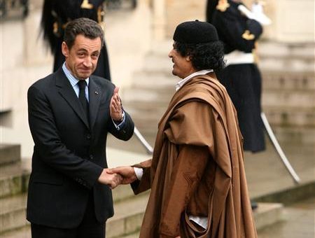 HOTNEWS.RO: Fostul președinte francez Sarkozy ajunge iar la tribunal pentru o presupusă finanțare de 50 de milioane de euro venită de la Muammar Gaddafi