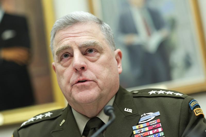 HOTNEWS.RO: Pentagonul elimină portretul lui Mark Milley. Cum l-a supărat pe Trump acest fost general american important