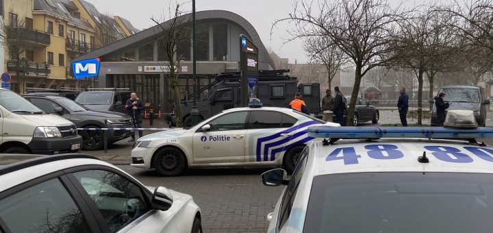 HOTNEWS.RO: Focuri de armă în Bruxelles. Poliția belgiană este în căutarea a doi bărbați înarmați