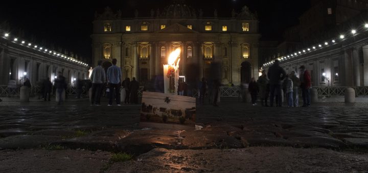 HOTNEWS.RO: Cum va fi ajutat Papa Francisc să respire în cursul nopții. Cel mai nou anunț de la Vatican, după episoadele de insuficiență respiratorie acută